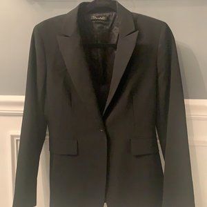 EXCELLENT COND SZ 2 TAHARI JACKET BLACK